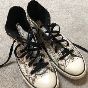 Converse all stars skull pattern